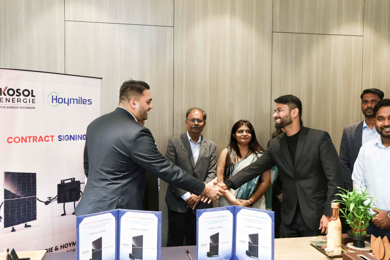 Executives from Hoymiles and Kosol Energie formalize the record-breaking 360MW microinverter deal in Ahmedabad. Executives from Hoymiles and Kosol Energie formalize the record-breaking 360MW microinverter deal in Ahmedabad.